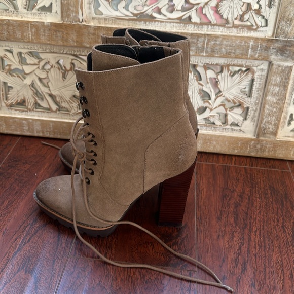 Kenneth Cole tan  7.5 tie up booties. - Picture 2 of 6